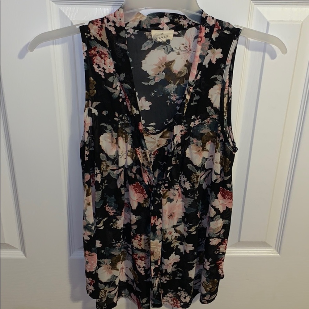 Black floral tank